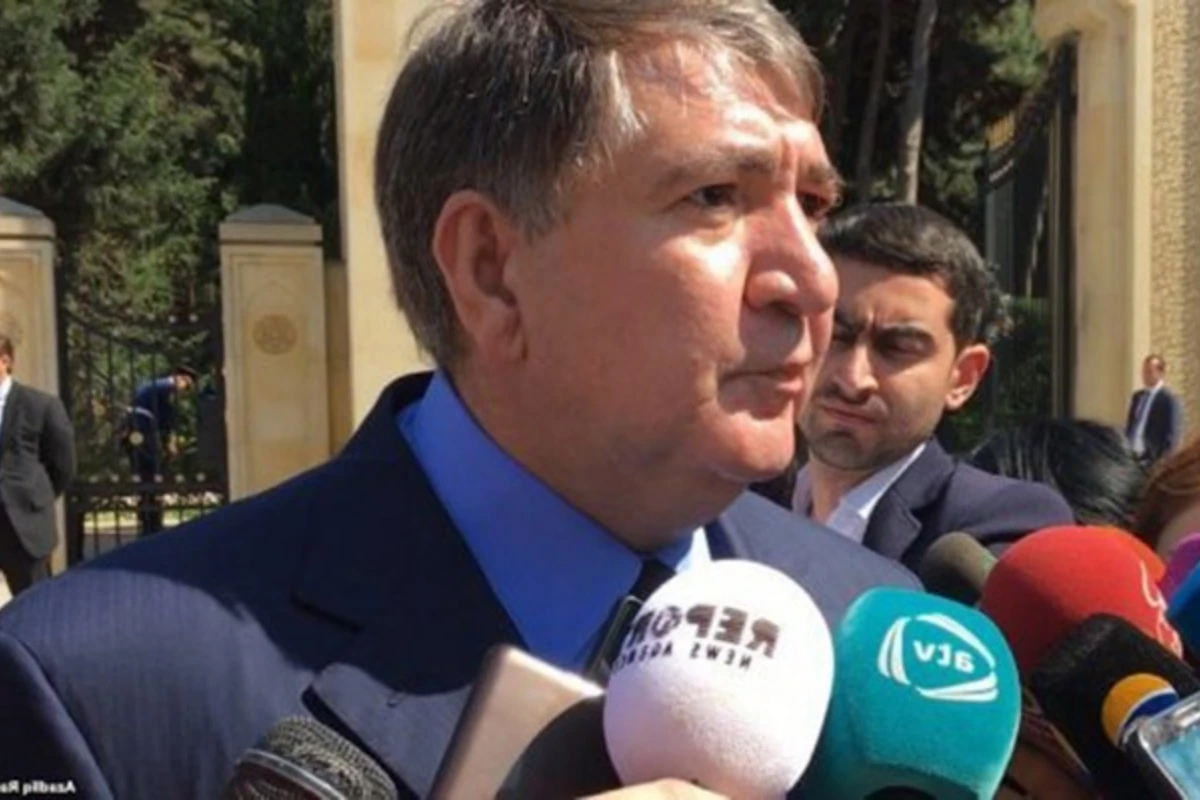 Nazirdən sərt reaksiya - “İmkanlı insanların övladları yoxdur?” Nazirdən sərt reaksiya - “İmkanlı insanların övladları yoxdur?”