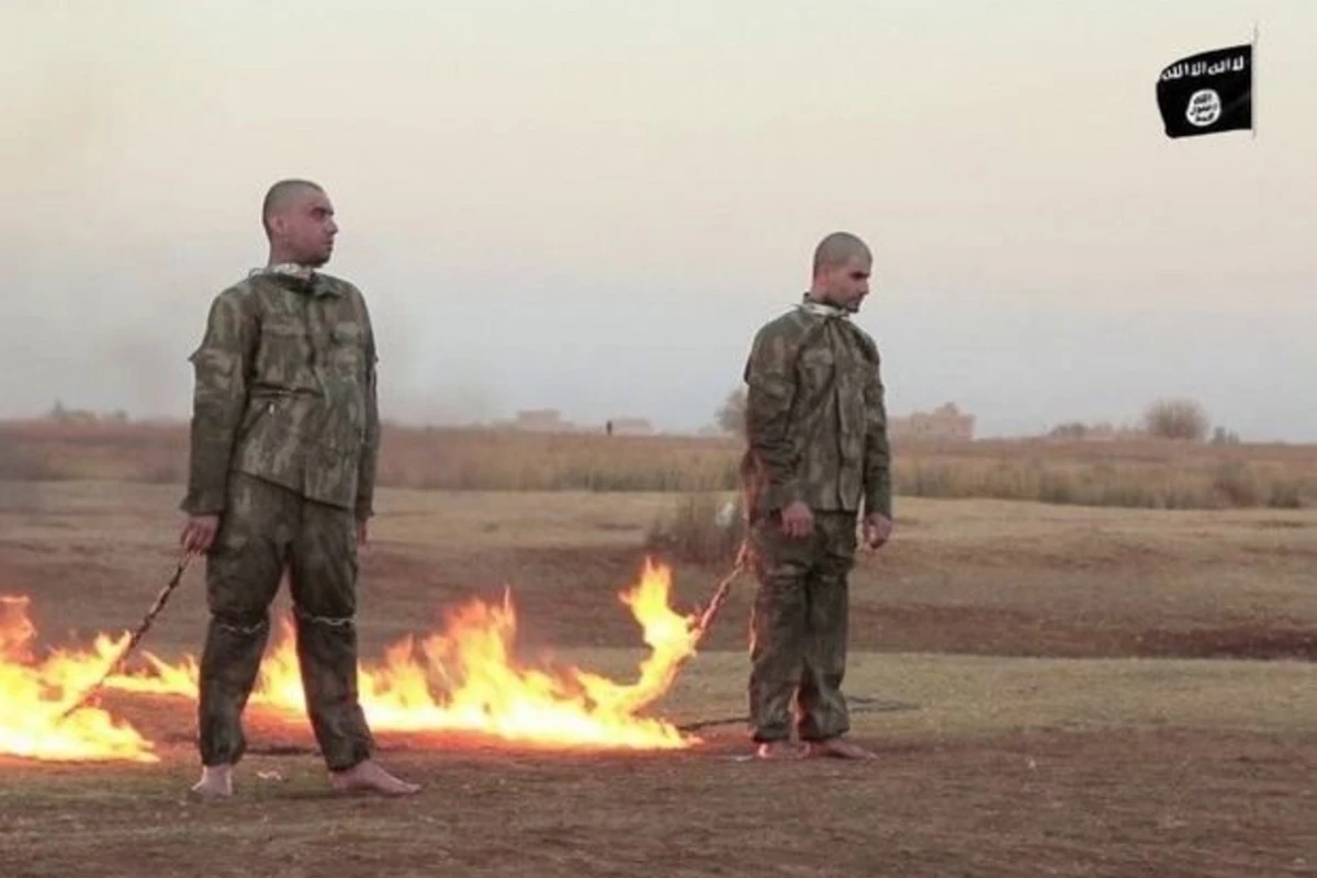 Боевики ИГИЛ заживо сожгли турецких военных (видео)