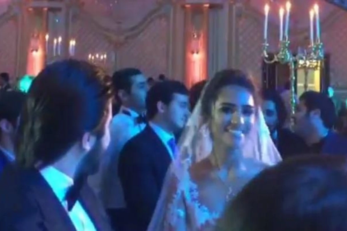 Azərbaycanlı iş adamı oğluna toy etdi (FOTO) Azərbaycanlı iş adamı oğluna toy etdi (FOTO)