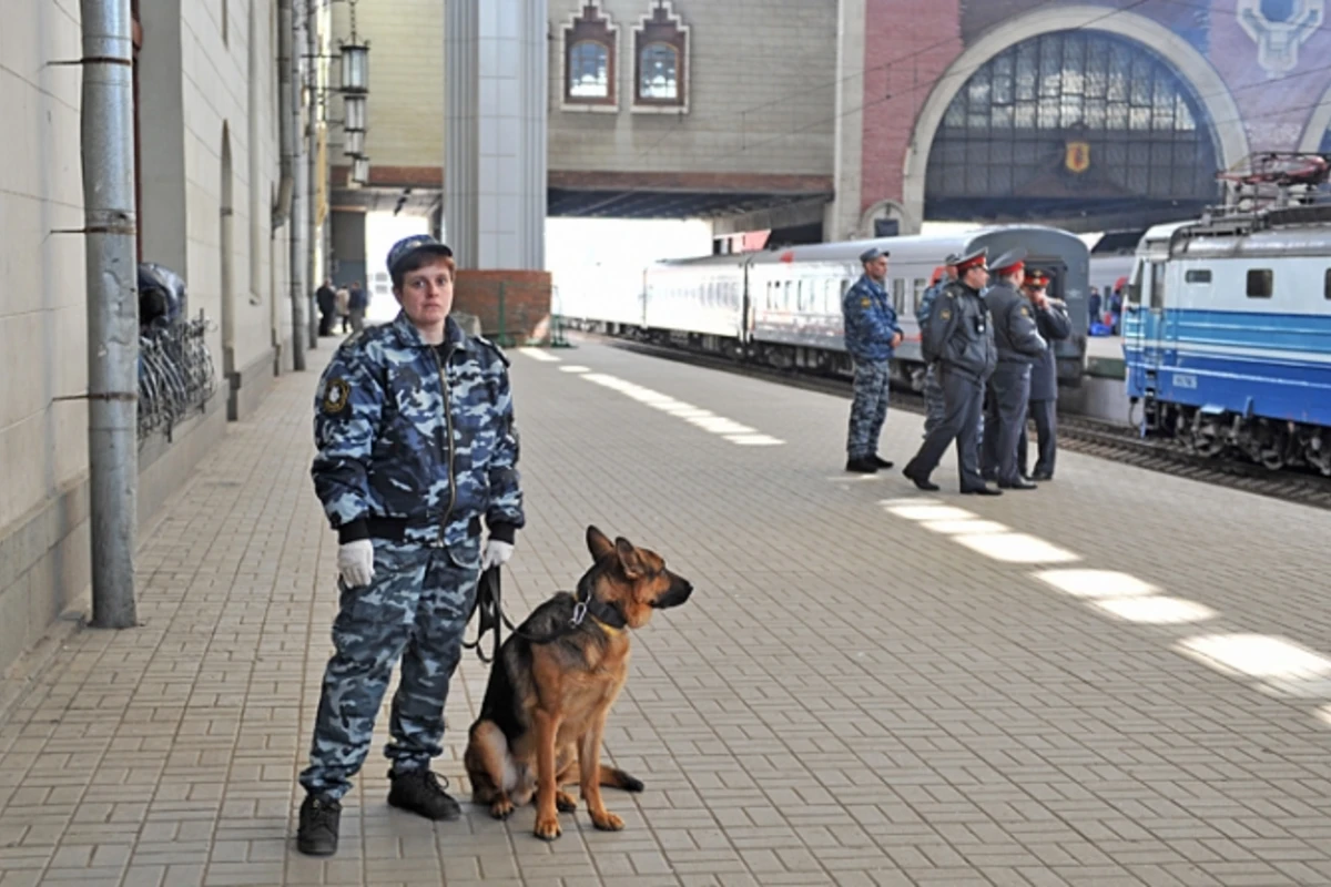 В Москве с вокзалов эвакуированы около 3 тысяч человек