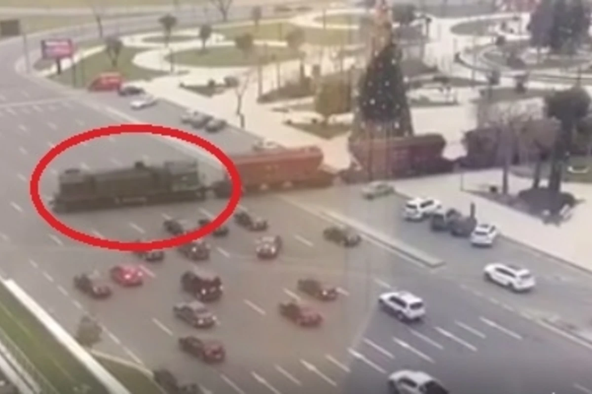 Самая опасная часть дороги для бакинских водителей (видео)