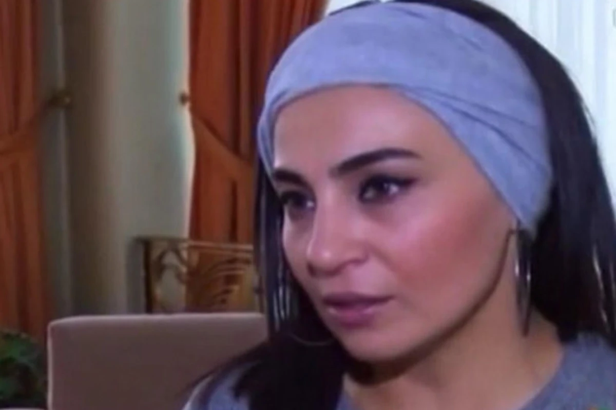 Azərbaycanlı müğənni: İstəsəm, pul verib yanımda bəy otuzdurardım (VİDEO) Azərbaycanlı müğənni: İstəsəm, pul verib yanımda bəy otuzdurardım (VİDEO)