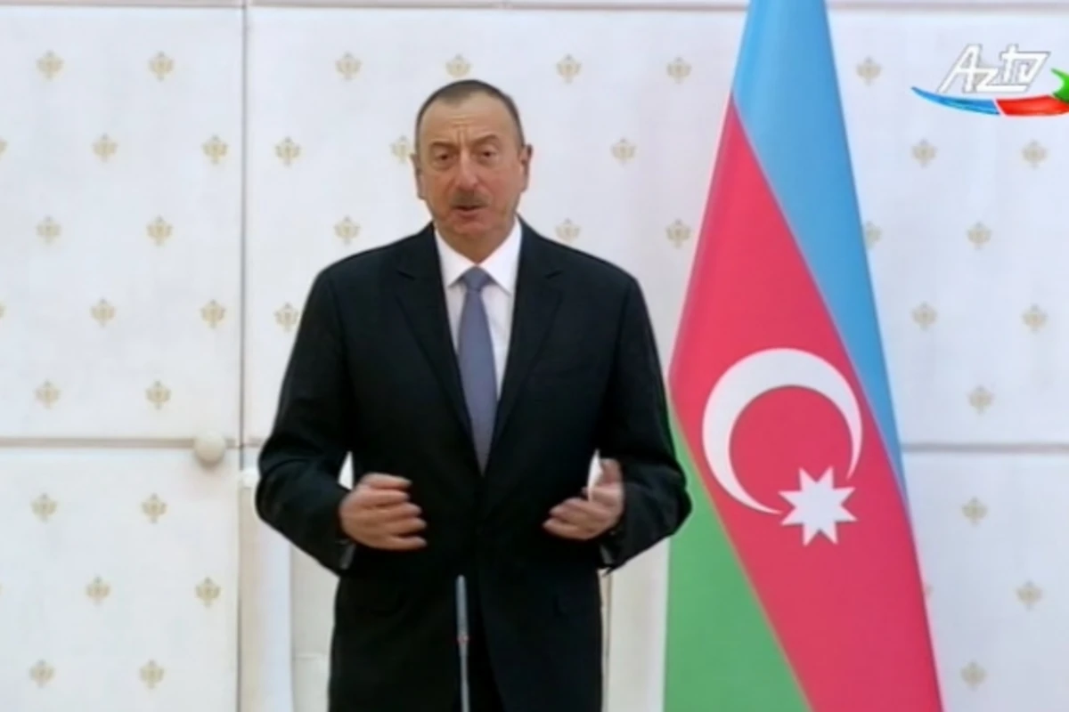 Prezidentdən sərt tənqid: İki uzunqulağın arpasını bölə bilməyən... (VİDEO)