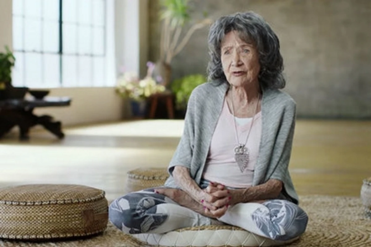 98-летняя гуру йоги поделилась секретом физической формы (видео)