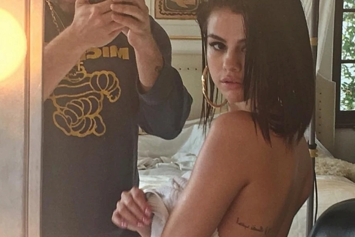 Hollivudun nümunəvi qızı soyundu (FOTO)