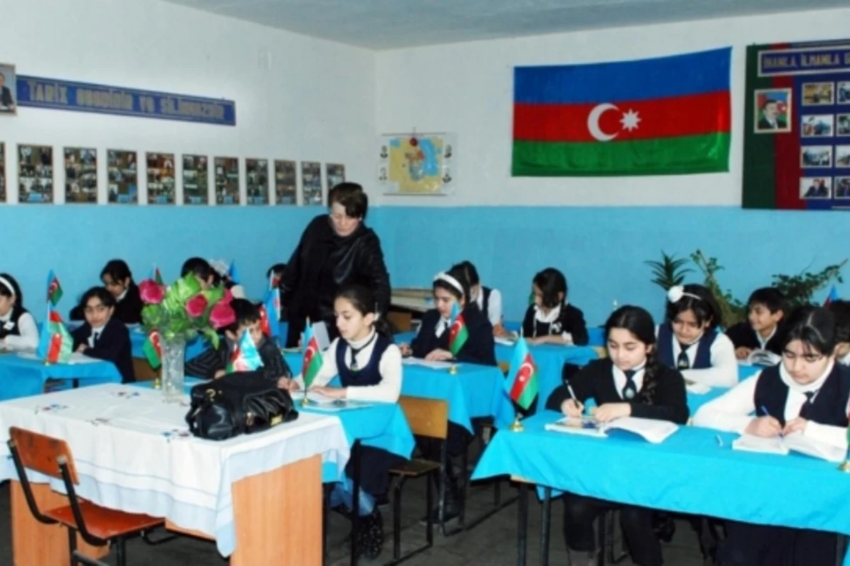 Məktəblilərə ŞAD XƏBƏR: 5 gün dərs olmayacaq Məktəblilərə ŞAD XƏBƏR: 5 gün dərs olmayacaq