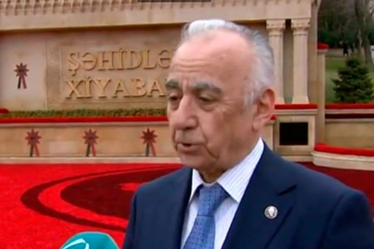 Merdən jurnalistlərə məsləhət: “Nə olardı ki, yağış yağanda...” - VİDEO