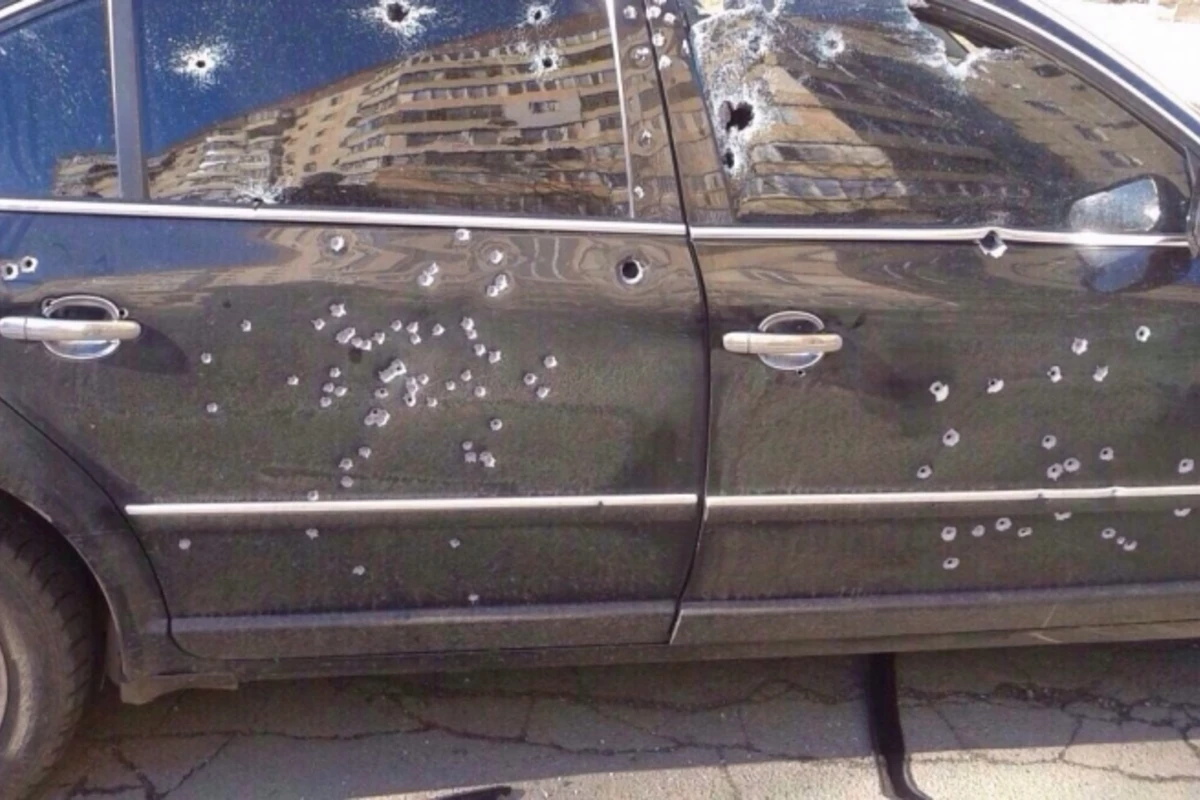 В Баку обстреляли автомобиль