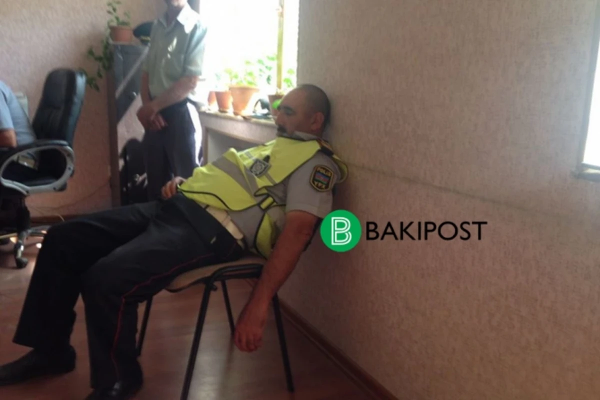 İçkili yol polisinin özbaşınalıqlarI: 1100 manat ver... - FOTO/VİDEO İçkili yol polisinin özbaşınalıqlarI: 1100 manat ver... - FOTO/VİDEO