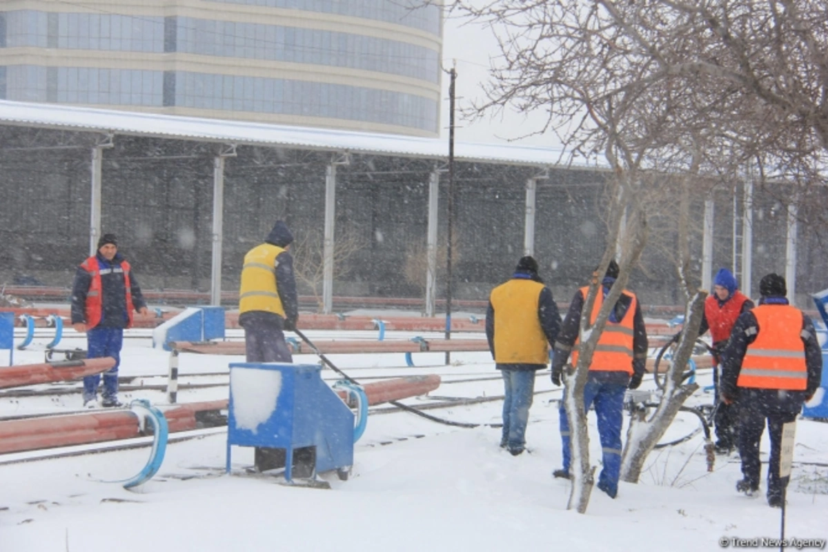 Bakıda metro stansiyaların girişləri nəzarətə götürüldü (FOTO)