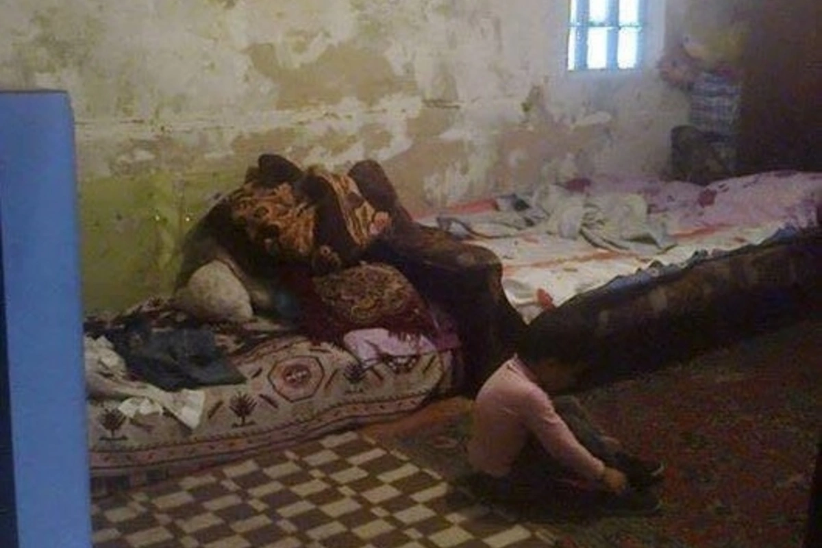 Xarabalıqda keçən uşaqlıq: Ana 2 övladı ilə çarəsiz durumda (FOTO)