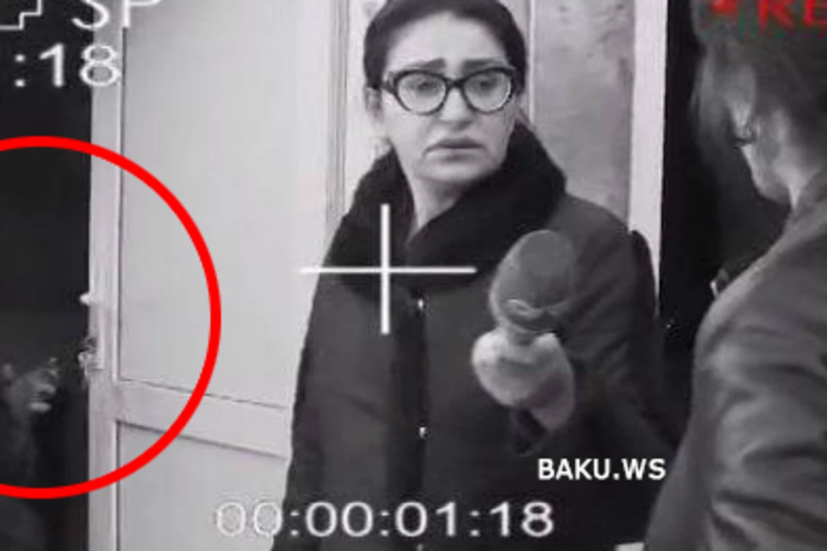 В Гяндже женщина держит одного мужа в бане, второго в доме (видео)