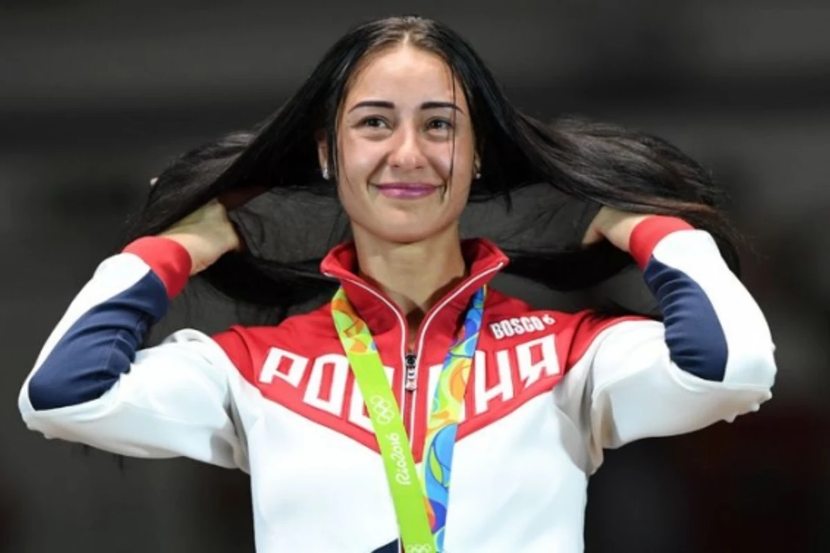 Яна Егорян: Я дружу с азербайджанцами и мне чихать на проблемы Яна Егорян: Я дружу с азербайджанцами и мне чихать на проблемы