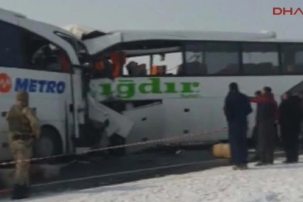 Ехавший в Нахчыван автобус попал в страшное ДТП: 8 погибших, 16 раненых (видео)