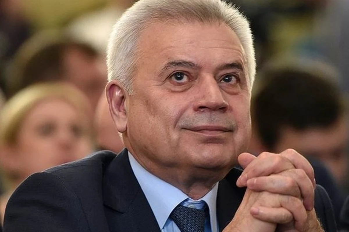 Forbes: В 2016 году Вагит Алекперов заработал 580 млн долларов в кэше Forbes: В 2016 году Вагит Алекперов заработал 580 млн долларов в кэше