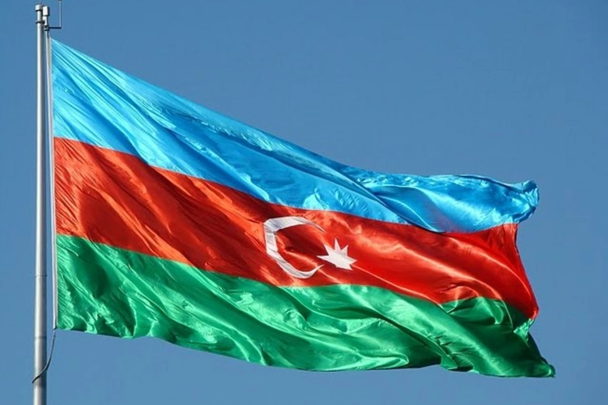 Erməni politoloq: Bu münaqişə Xankəndi üzərində bayraqların dəyişməsi ilə qurtaracaq