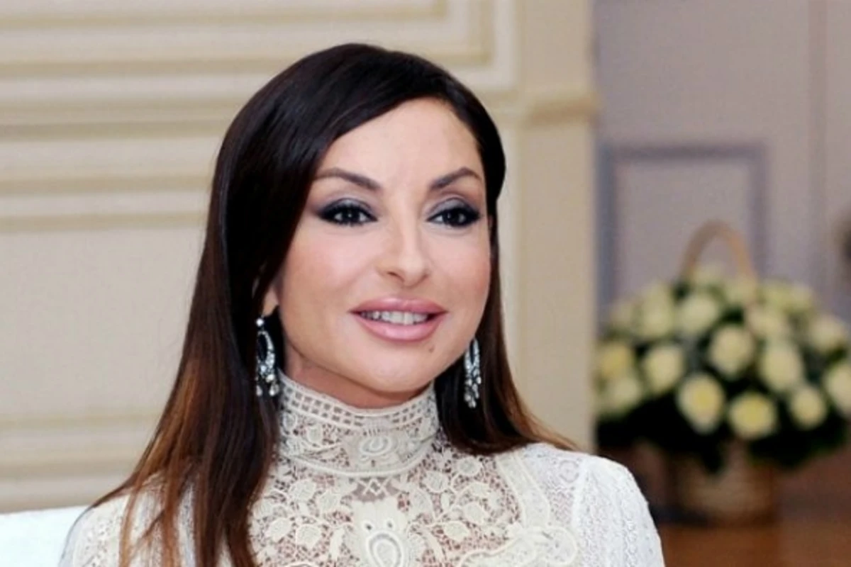 Mehriban Əliyeva: Oğlum məktəbə gedəndə Azərbaycan dilində pis danışırdı Mehriban Əliyeva: Oğlum məktəbə gedəndə Azərbaycan dilində pis danışırdı