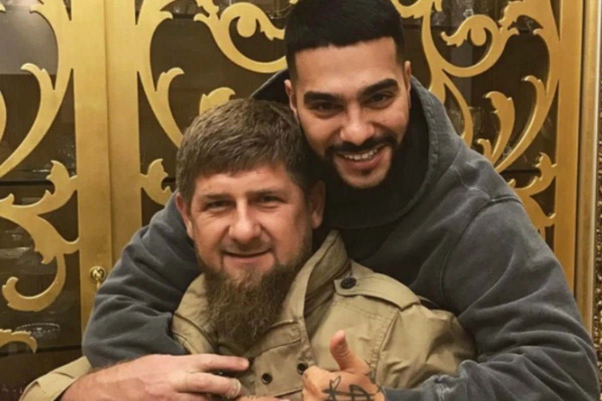 Тимати поделился ФОТО из личного самолета Рамзана Кадырова, а потом удалил его