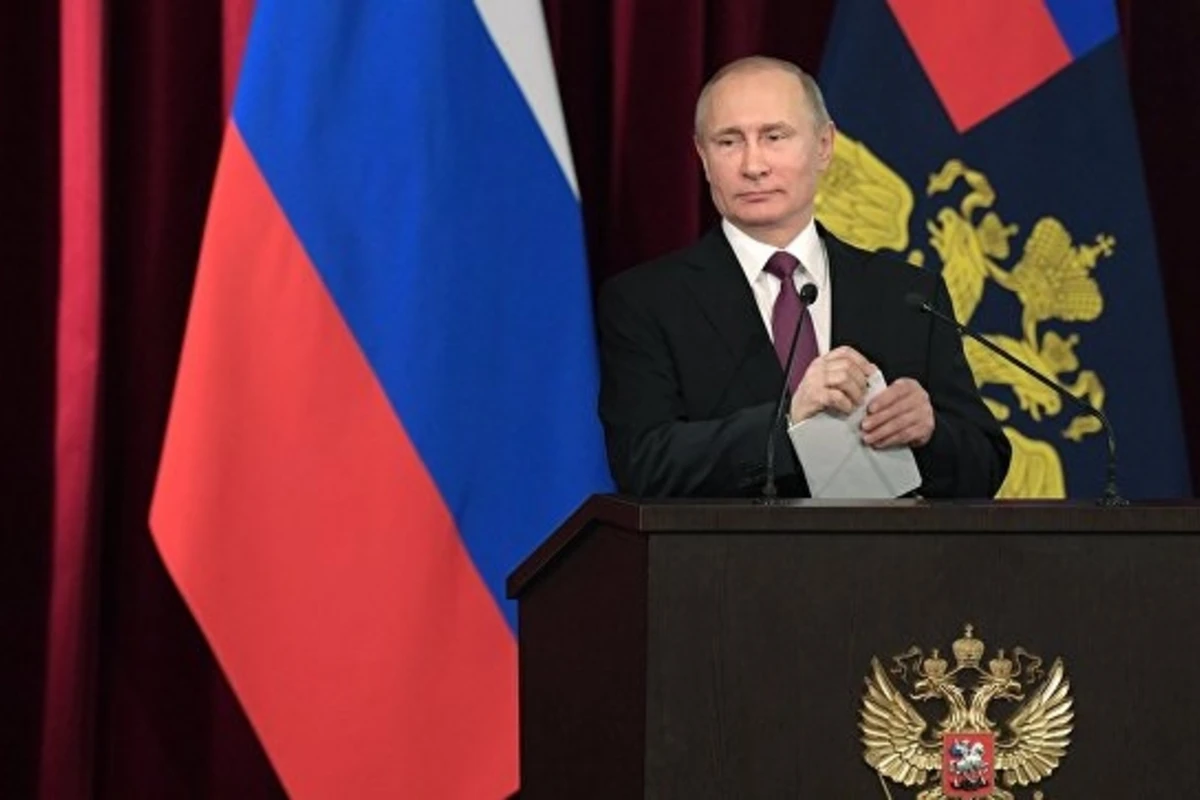 Путин уволил десять генералов Путин уволил десять генералов