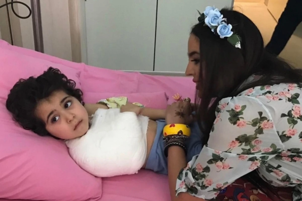 Leyla Əliyeva uşaq klinikasında (FOTO) Leyla Əliyeva uşaq klinikasında (FOTO)