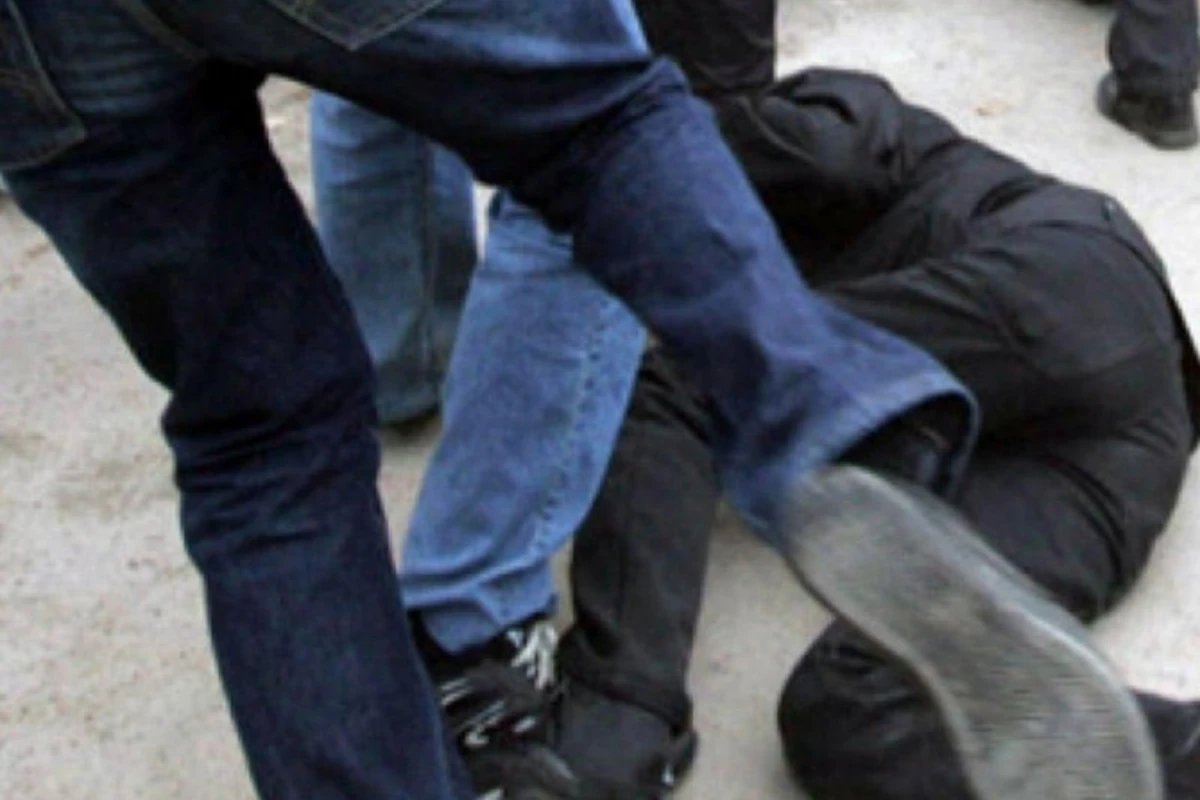 Bakıda qanlı dava: iki nəfəri bıçaqladılar