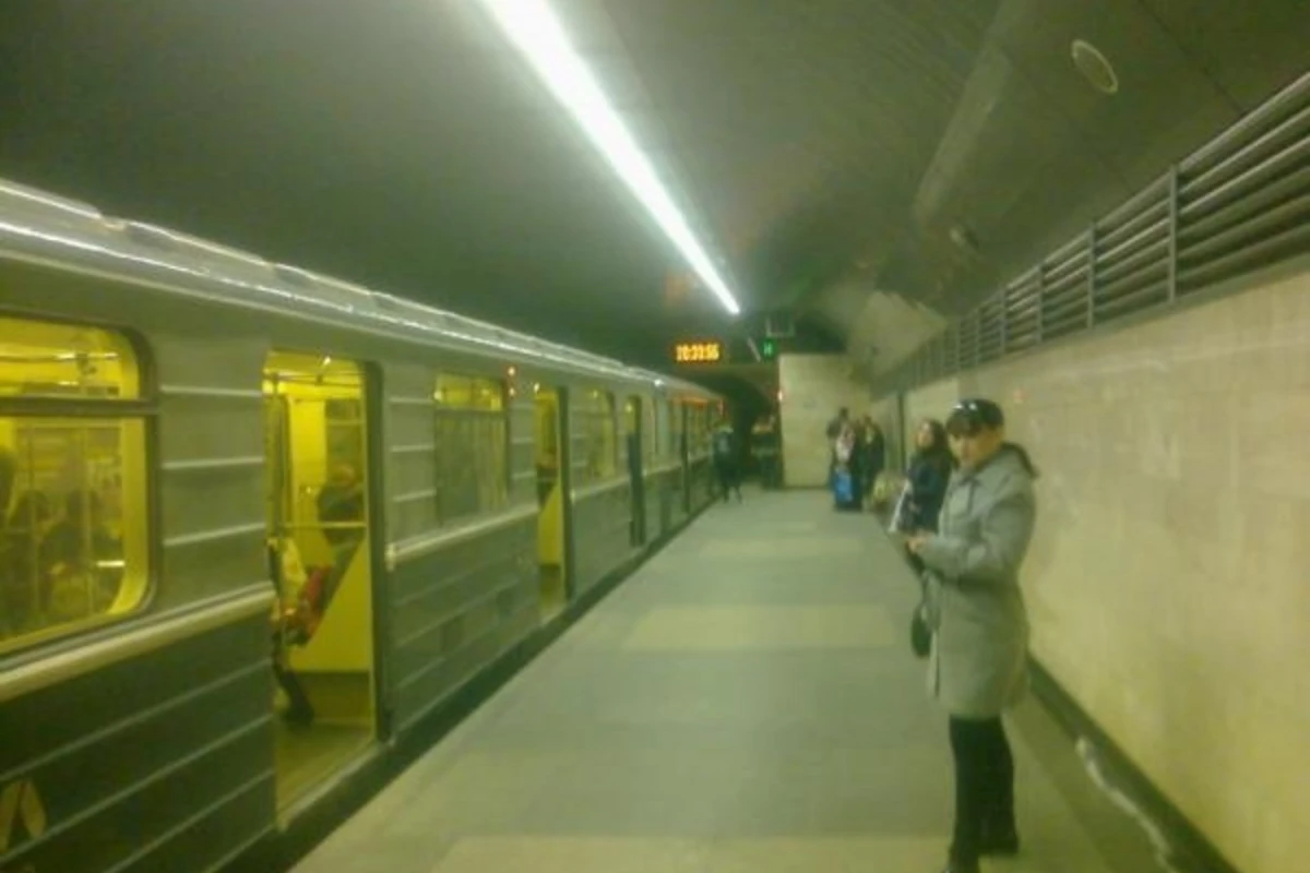 Sərnişinlərin “28 may” metro stansiyasına girişi bərpa olunub