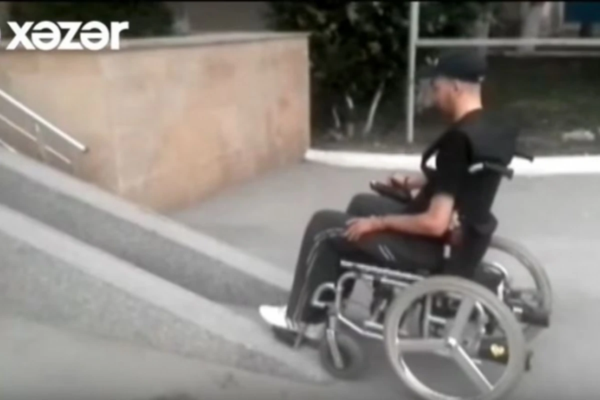 Dayancaqlarda əlillərin avtobusa minməsi üçün şərait yoxdur (VİDEO) Dayancaqlarda əlillərin avtobusa minməsi üçün şərait yoxdur (VİDEO)
