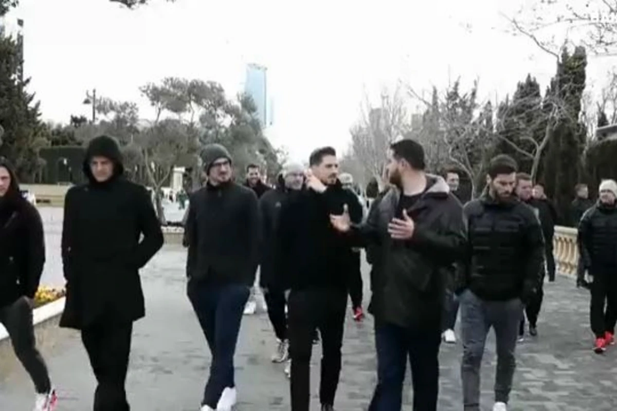 Прогулка по Баку сборной Германии (видео)