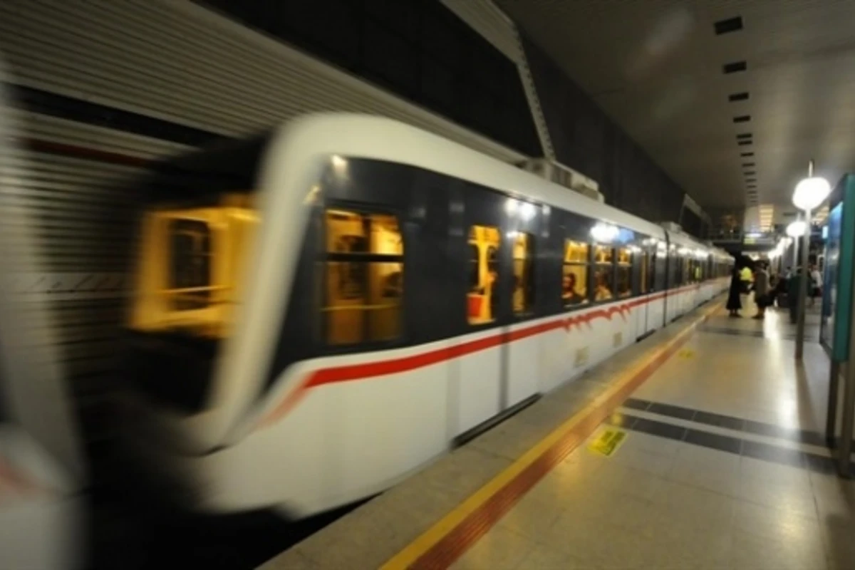 Hamı metrodakı bu oturacaqdan danışır: heç kəs oturmur - VİDEO/FOTO