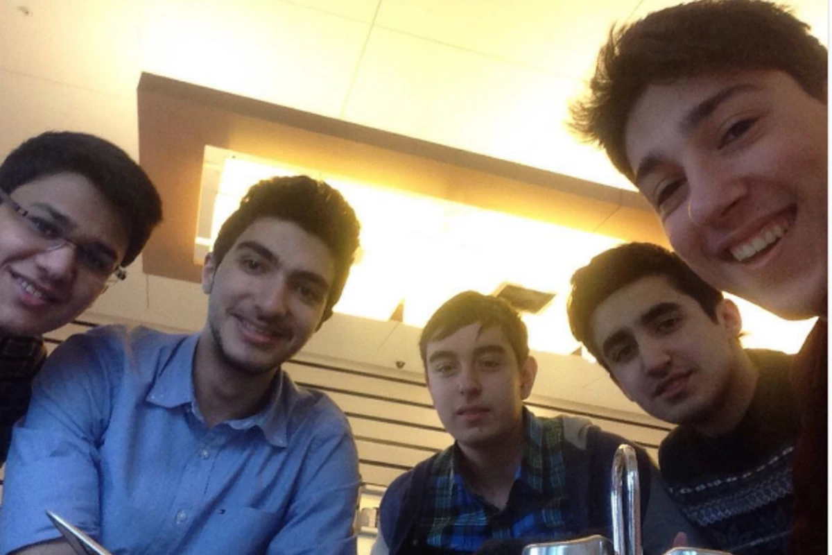 Heydər Əliyev tələbə yoldaşları ilə – FOTO