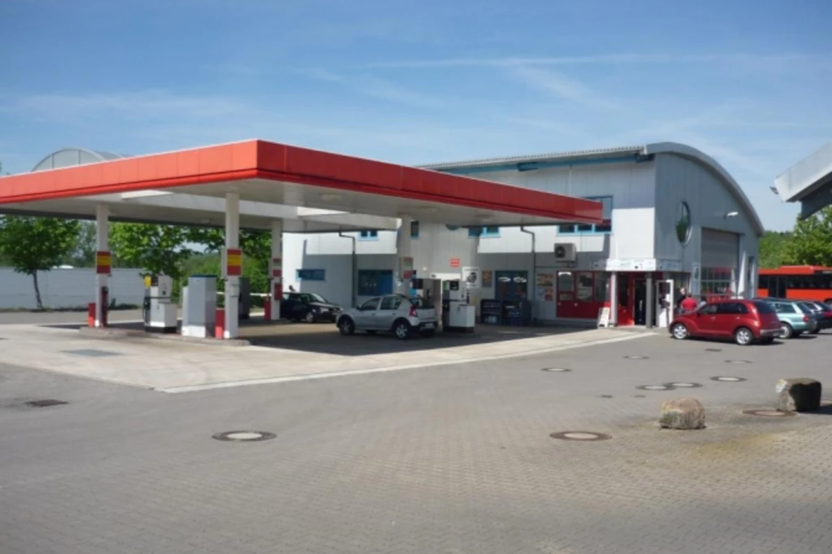 В Баку продается автозаправка