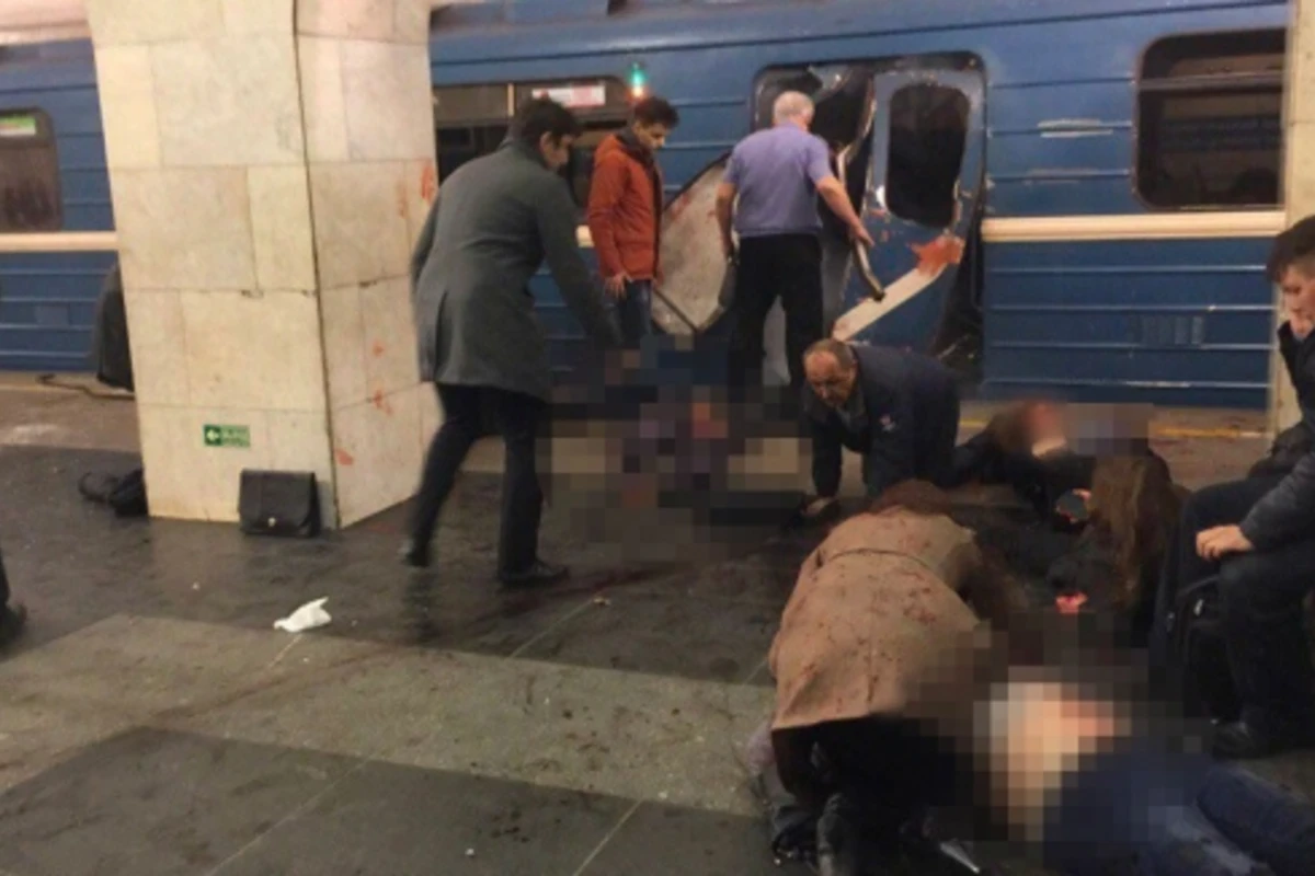 Мощный взрыв в петербургском метро: 10 погибших, более 50 пострадавших (видео)