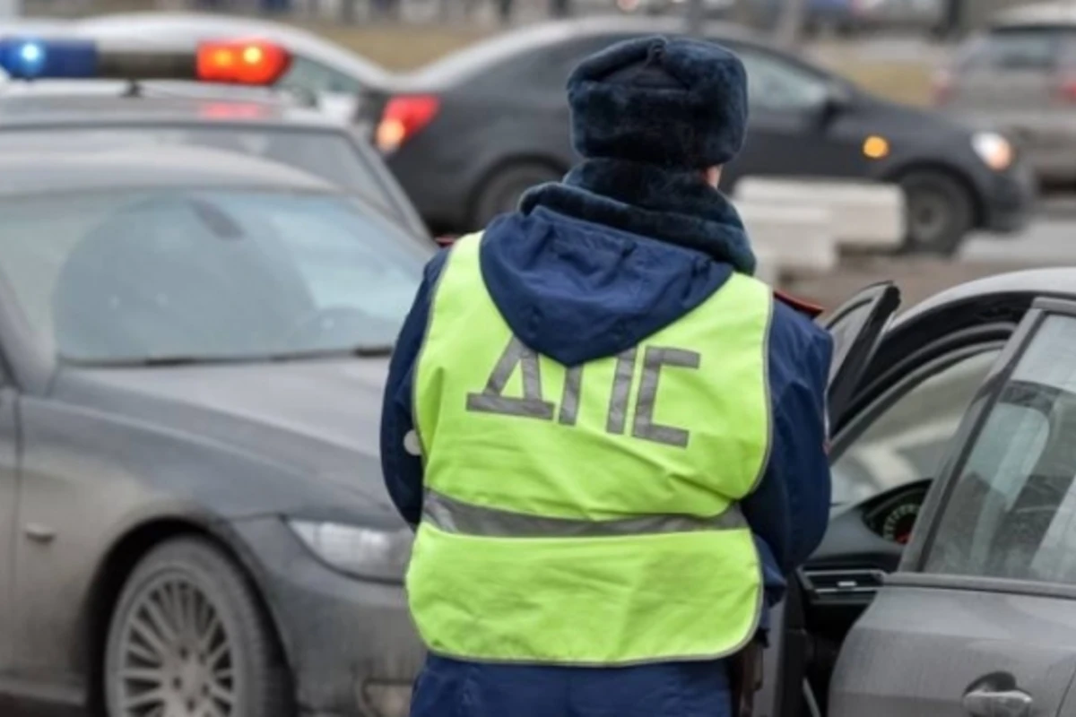 Момент убийства полицейских в Астрахани попал на камеру (видео) Момент убийства полицейских в Астрахани попал на камеру (видео)