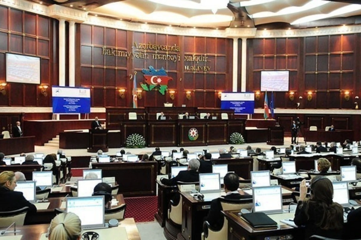 Banka borcu olan azərbaycanlı deputatlar (SİYAHI)