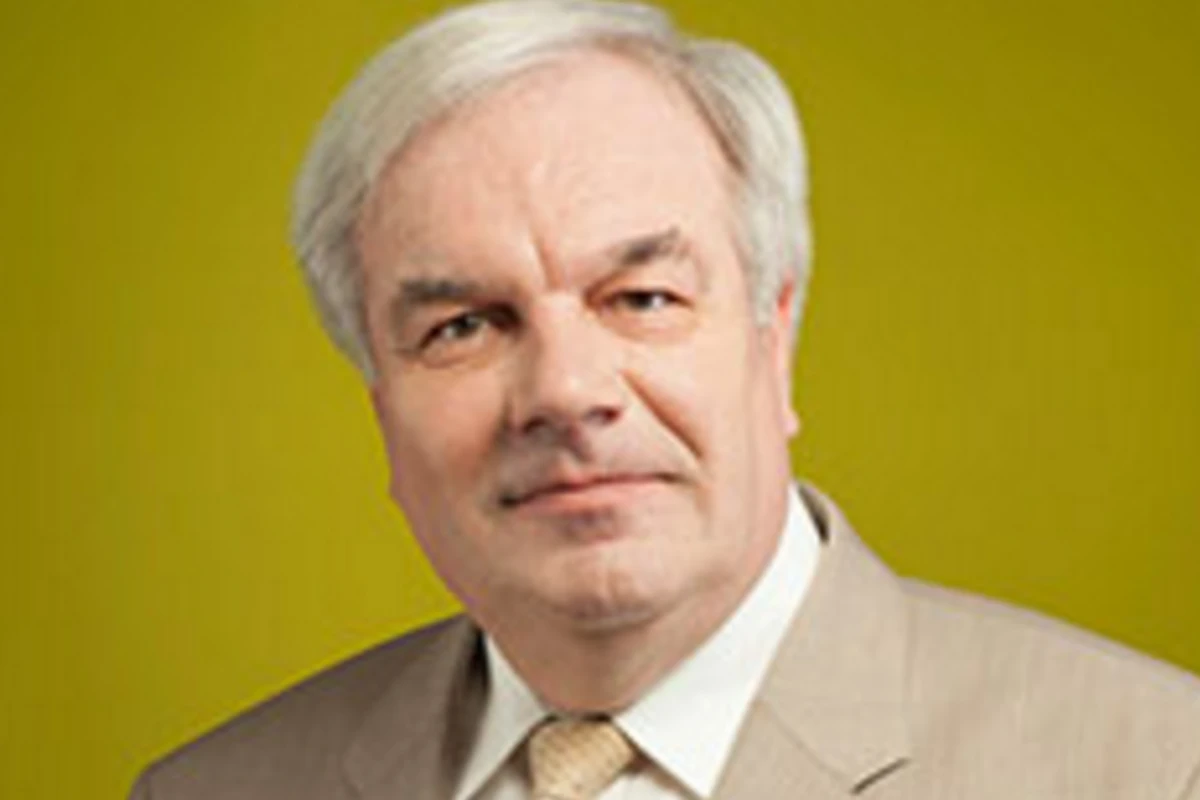 Azərbaycanda məşhur universitetə əcnəbi rektor təyin edildi Azərbaycanda məşhur universitetə əcnəbi rektor təyin edildi