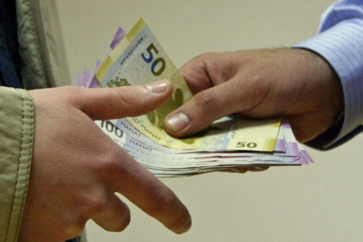 В Азербайджане средняя зарплата достигла 500 AZN