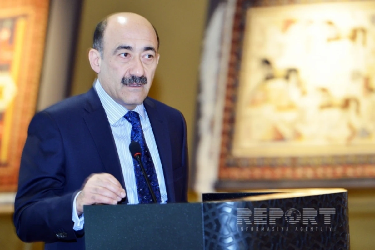 Абульфас Гараев: Покупателям возвращено 350 000 AZN в рамках шопинг-фестиваля