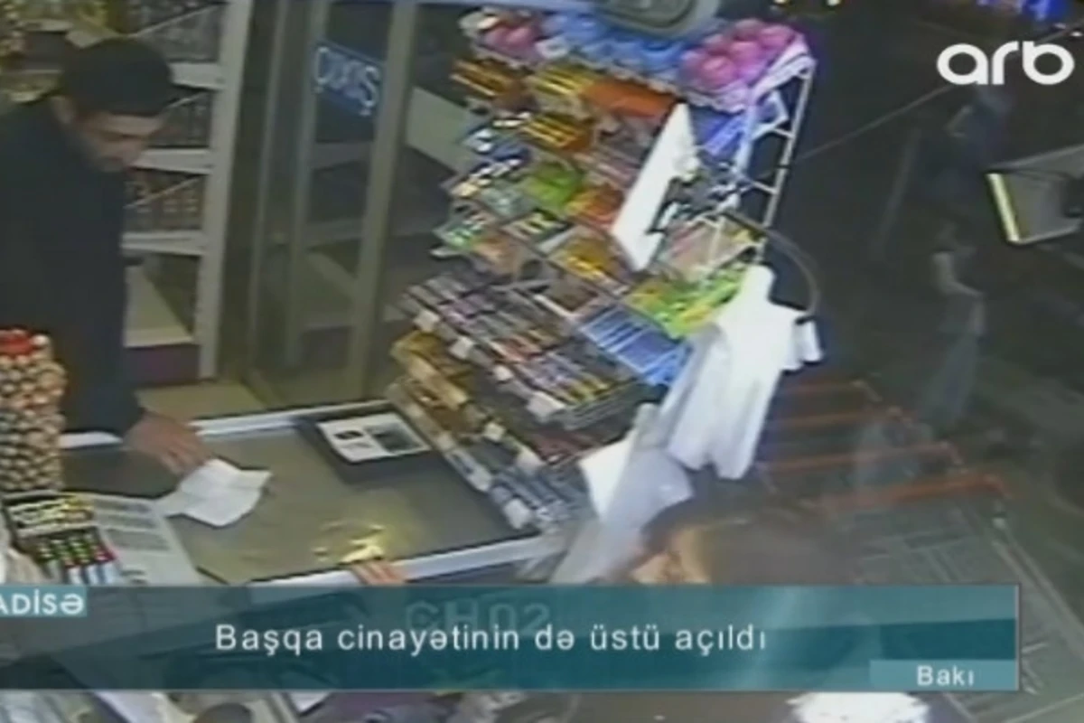 Bakıda gənc mağazada işçilərin gözü önündə oğurluq etdi (VİDEO) Bakıda gənc mağazada işçilərin gözü önündə oğurluq etdi (VİDEO)