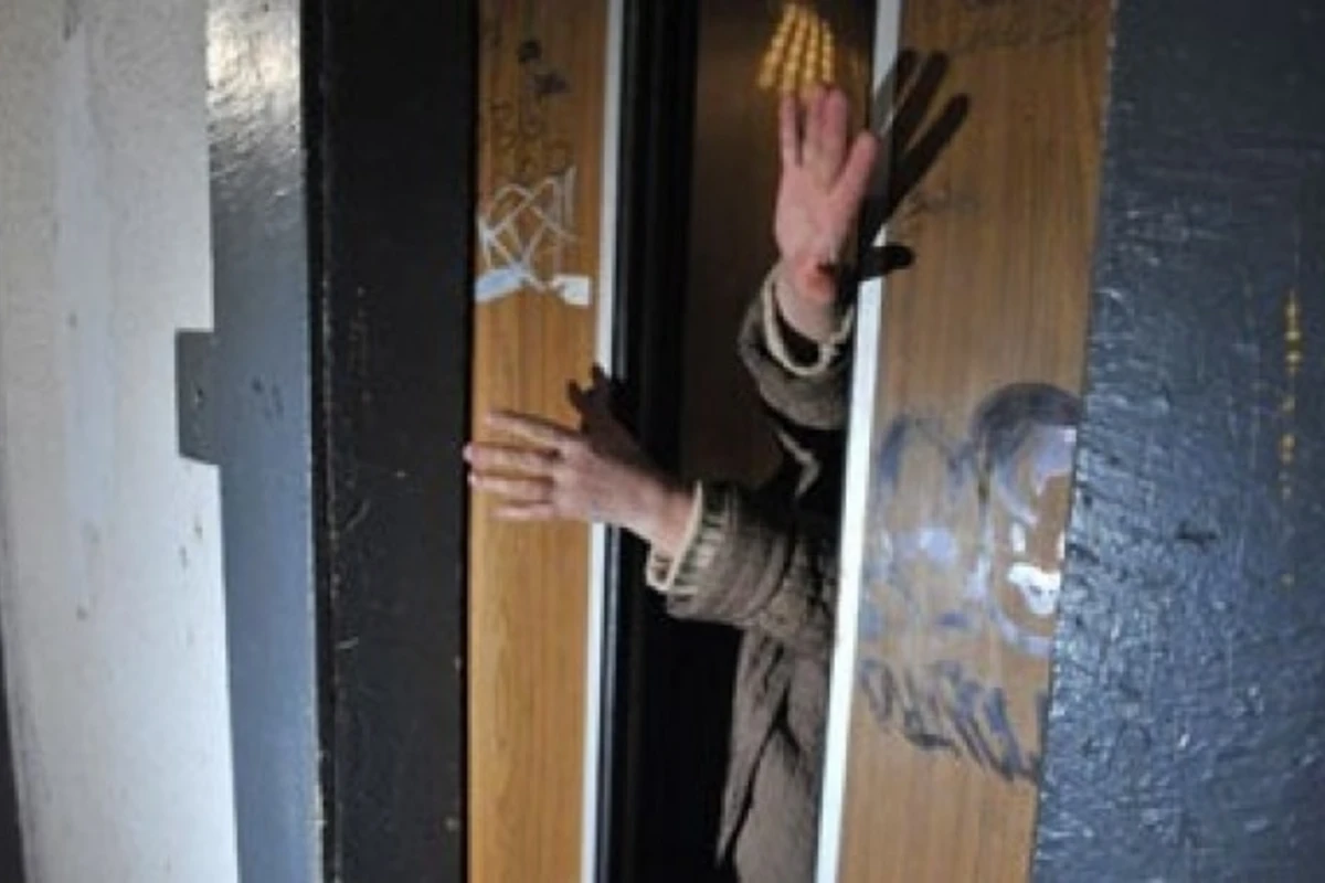 В Баку сорвался лифт, в котором находился жених, приехавший за невестой: 11 пострадавших В Баку сорвался лифт, в котором находился жених, приехавший за невестой: 11 пострадавших