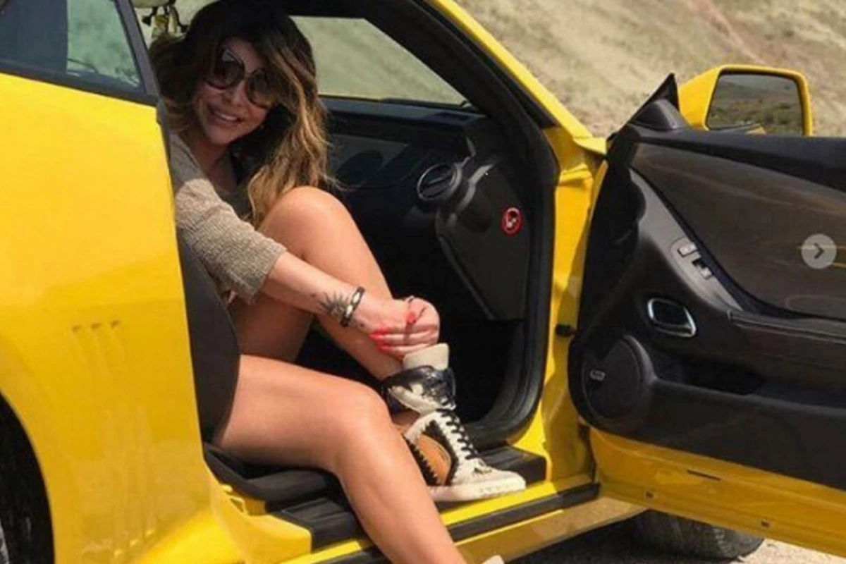 Şortikli Aygün Xızı dağlarında - FOTO