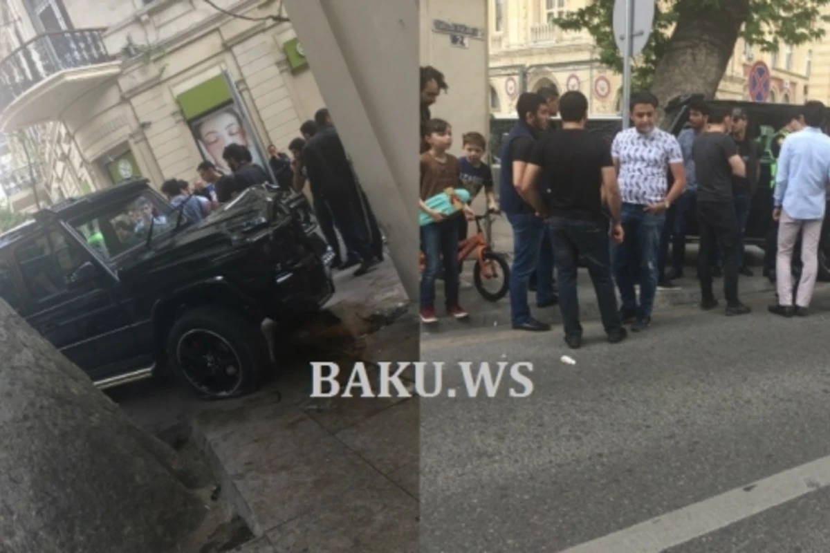 В центре Баку Gelandewagen врезался в стену (фото)