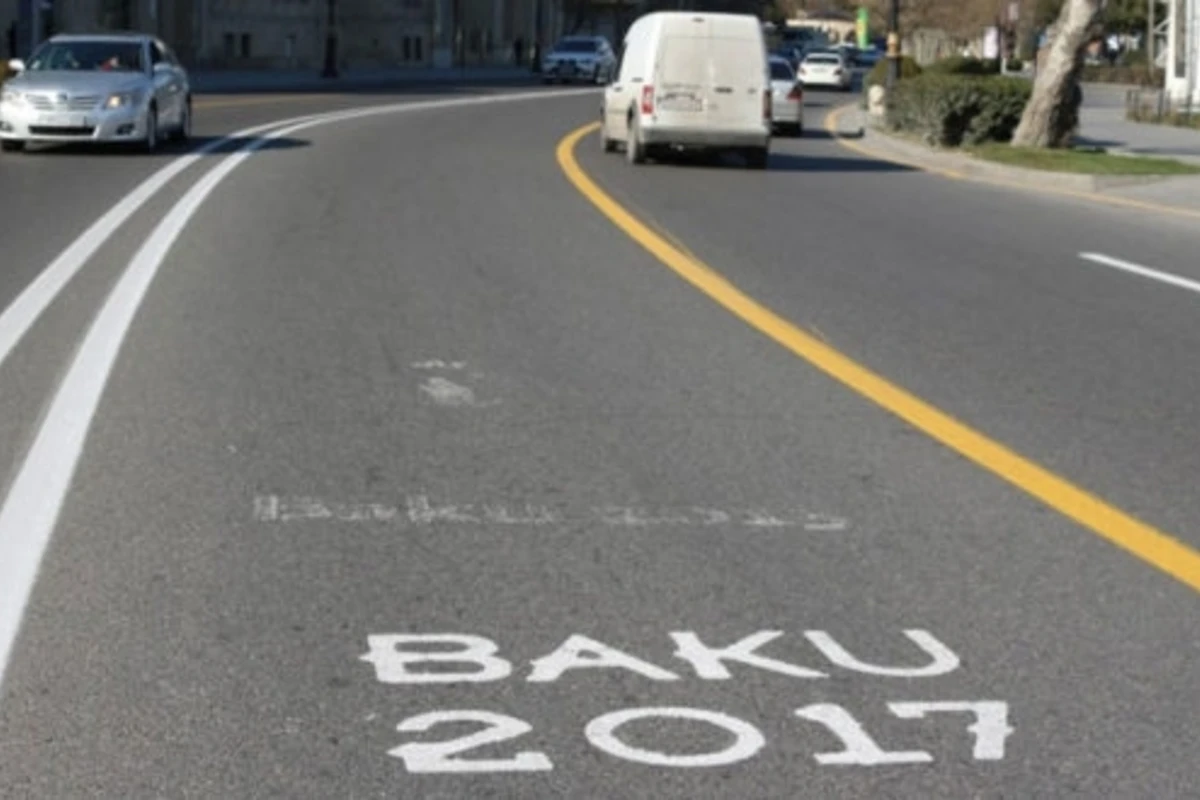 Полиция оштрафовала в Баку более 500 водителей, проехавших по спецполосе (видео) Полиция оштрафовала в Баку более 500 водителей, проехавших по спецполосе (видео)