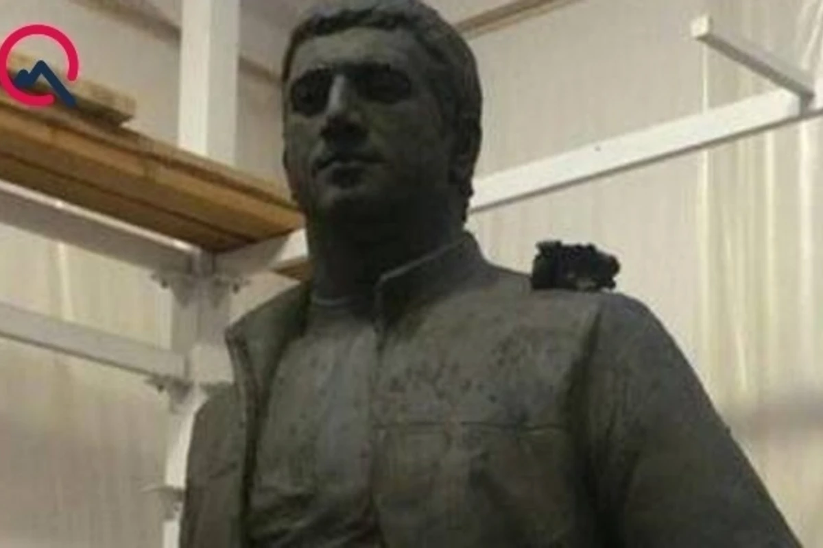 Изготовлен бюст Ровшана Ленкоранского (фото) Изготовлен бюст Ровшана Ленкоранского (фото)