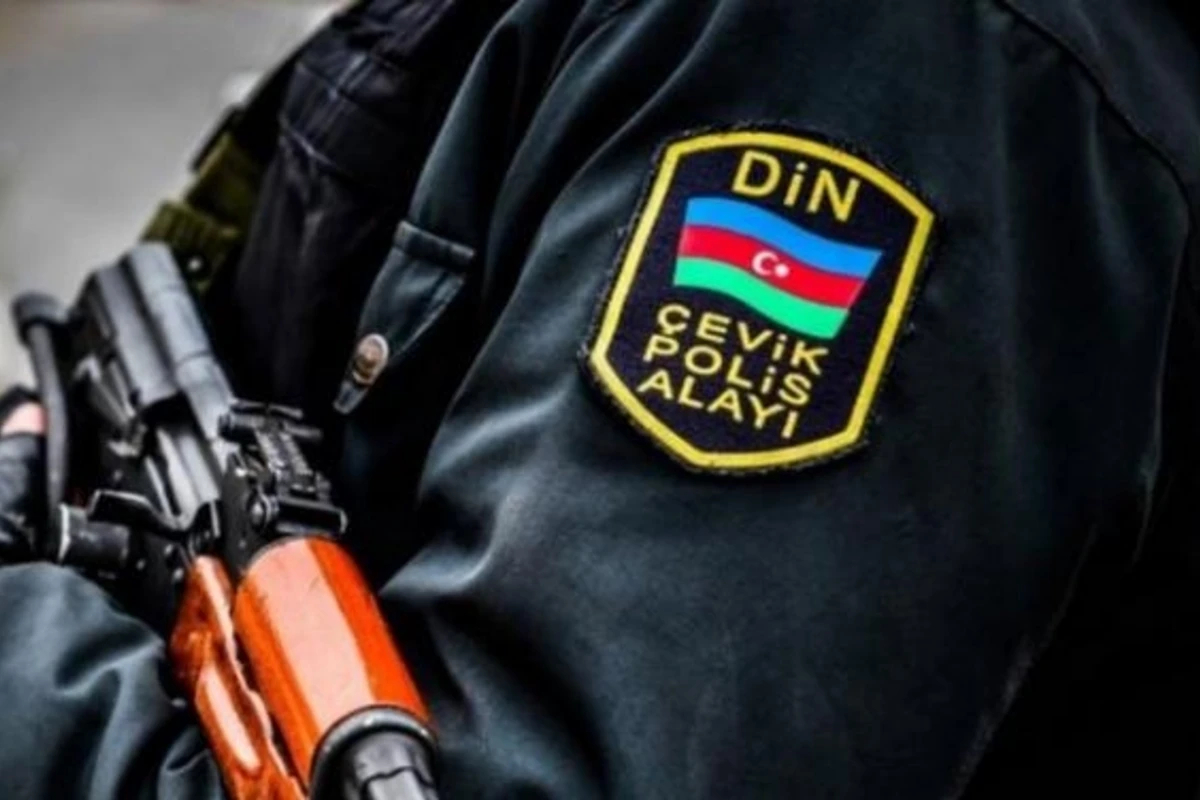 Azərbaycanlı polis 3 əcnəbini şil-küt etdi - FOTO