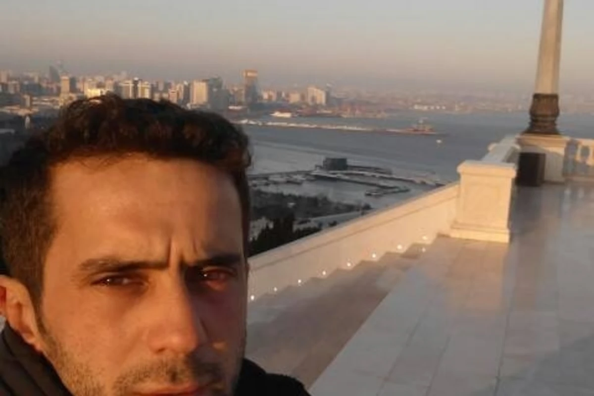 В Баку инженер SOCAR написав статус, бросился с 16-го этажа (фото)