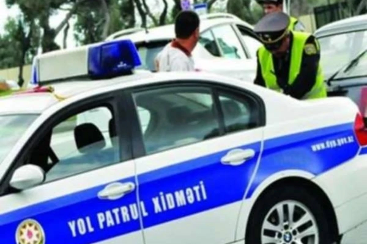 В Азербайджане дорожной полиции запретили прятаться за деревьями