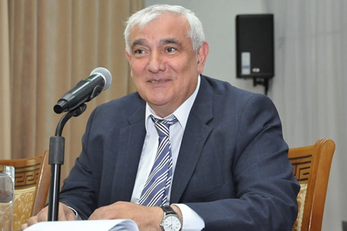 Heç bir tələbəni müəllimin ayağına verməyəcəm - Kamal Abdulla Heç bir tələbəni müəllimin ayağına verməyəcəm - Kamal Abdulla