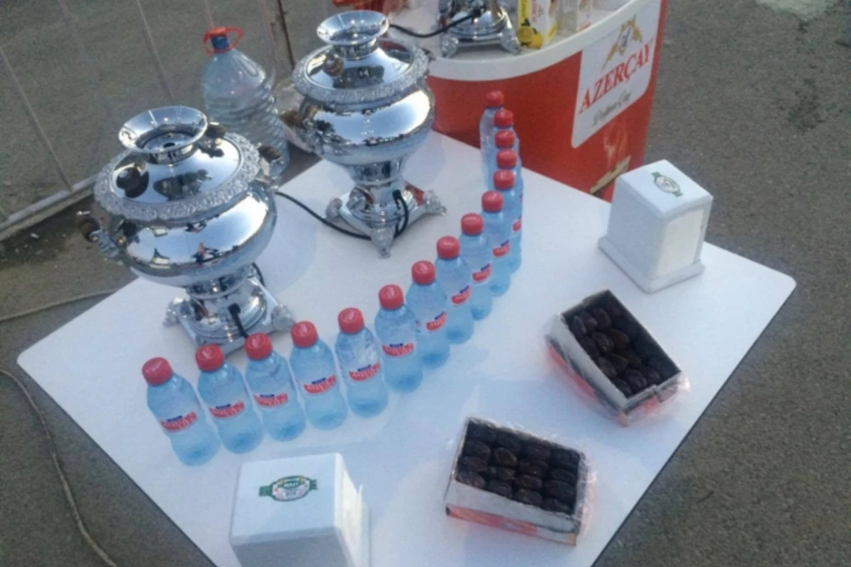 Bakıda yolda olan sərnişinlərə pulsuz iftar veriləcək (FOTO)