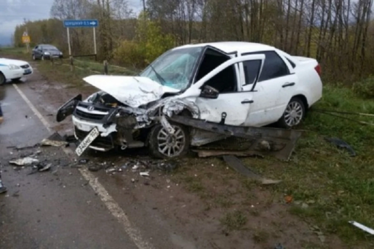 В Азербайджане выпускники попали в аварию, есть пострадавшие