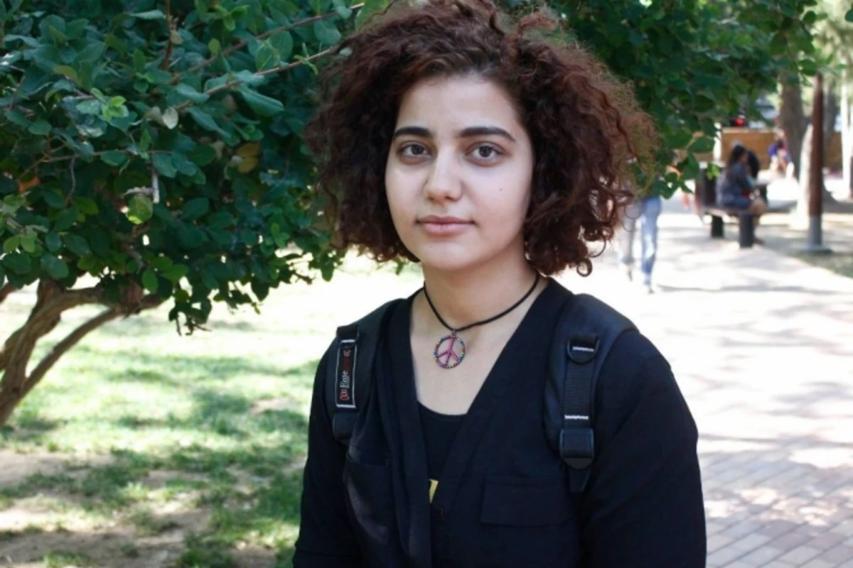 Azərbaycanlı qızın Facebook-da rekord qıran arzusu: Həmcinsimlə evlənmək istəyirəm